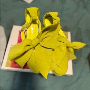 Elegant Lime Green Women's Shoes with Bow